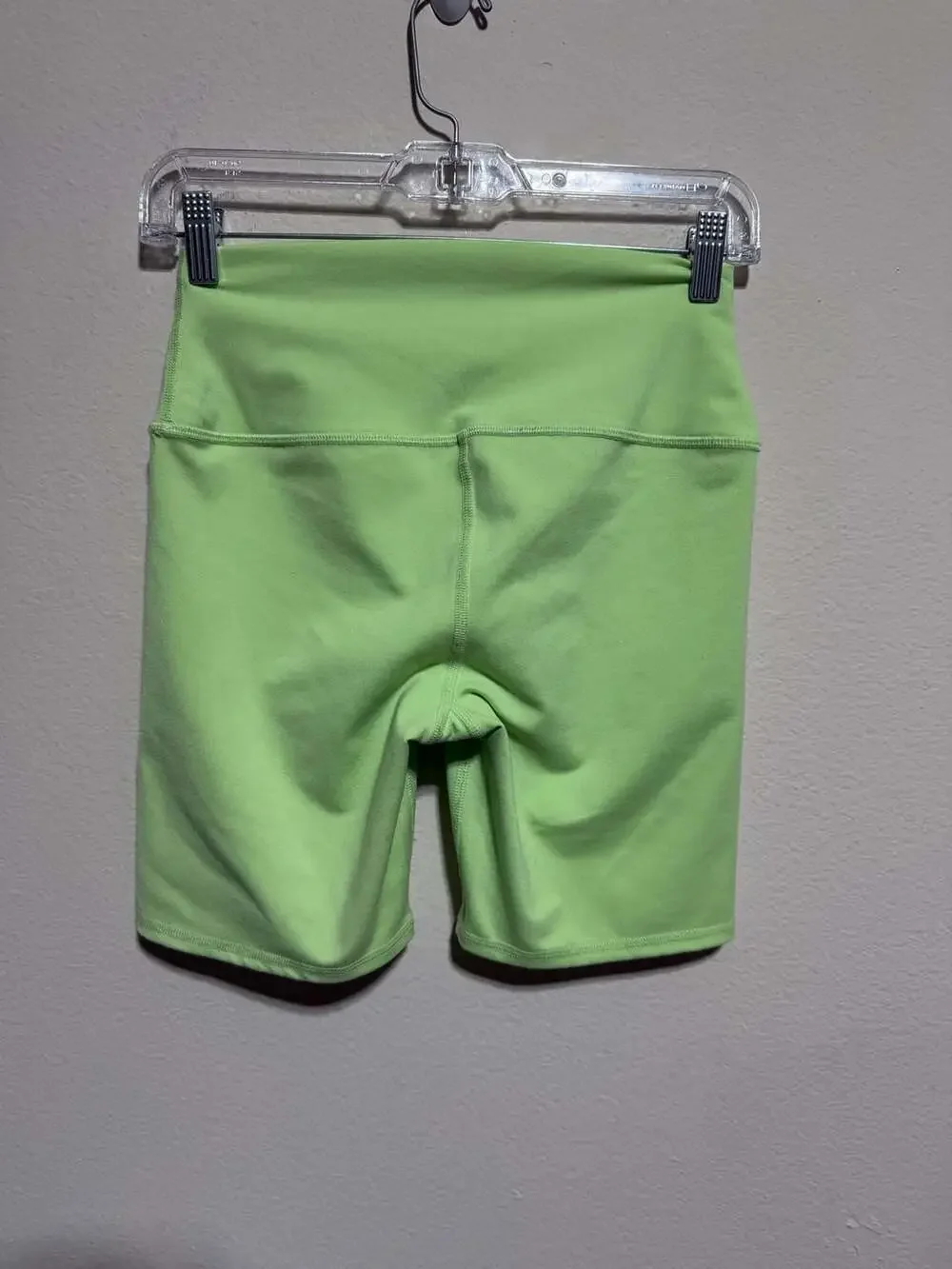 Alo Yoga Airbrush High-Waist Biker Shorts in Green Apple